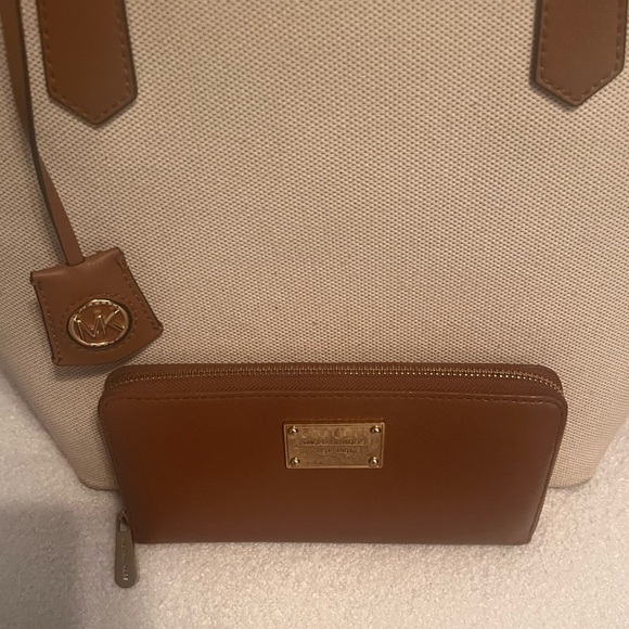 Michael Kors Tan Leather Zip Wallet - Picture 4 of 10